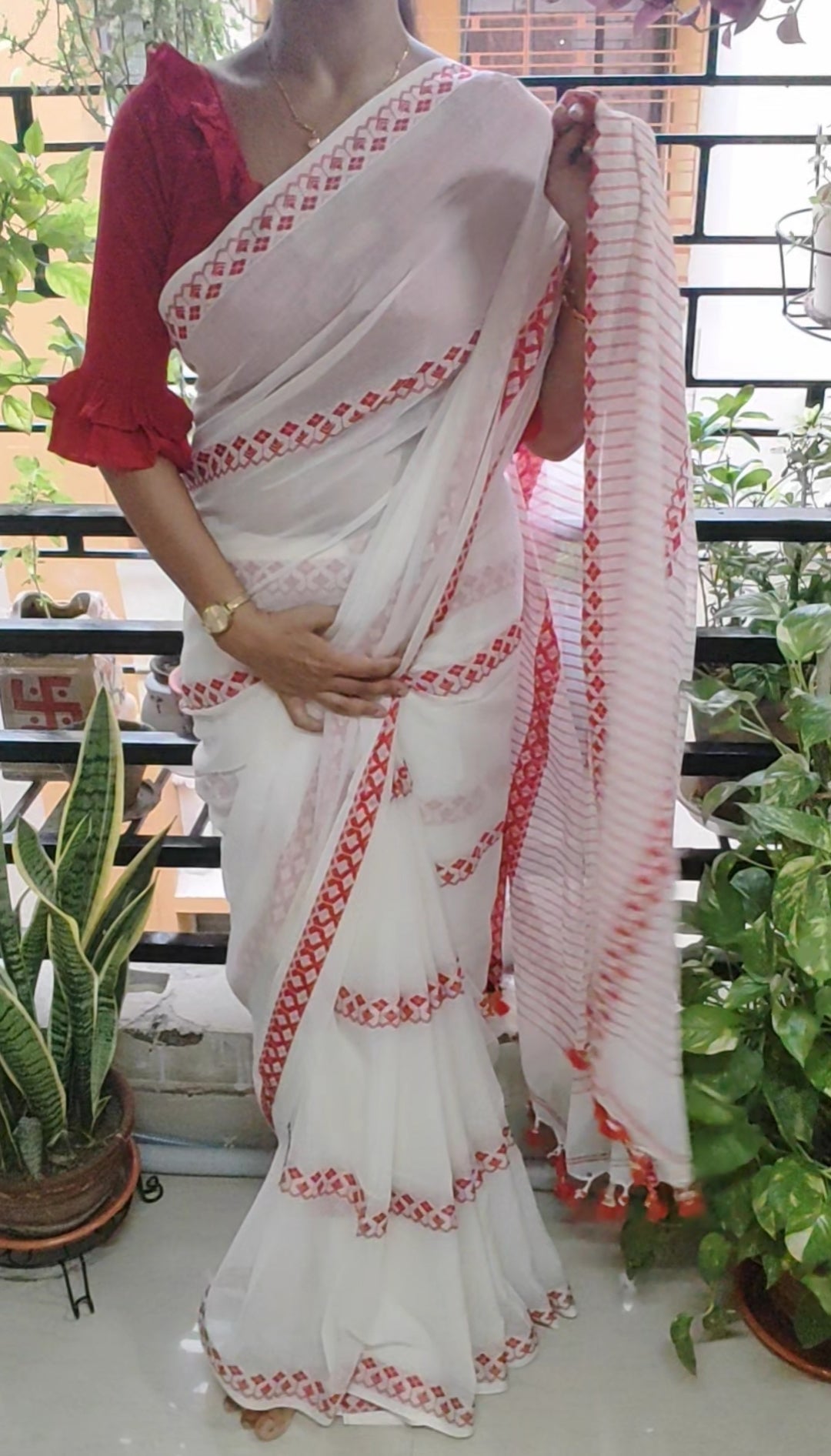 Red thread work done White fine Mulmul Cotton Handloom Saree