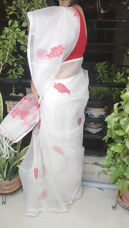 White Muslin Jamdani Saree having Red Threaded cut work Rose motif done